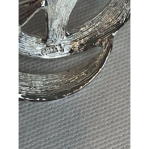 Vintage Monet Swirl Brooch Pin Silver Tone Shiny Textured 2" Signed - Picture 8 of 9